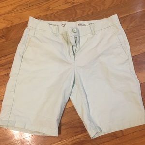 Gap boyfriend roll-up khaki shorts Sea foam size 2